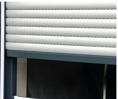 stores bannes sur mesure à Châteaubourg - image 3