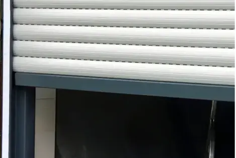 stores bannes sur mesure Châteaugiron-1